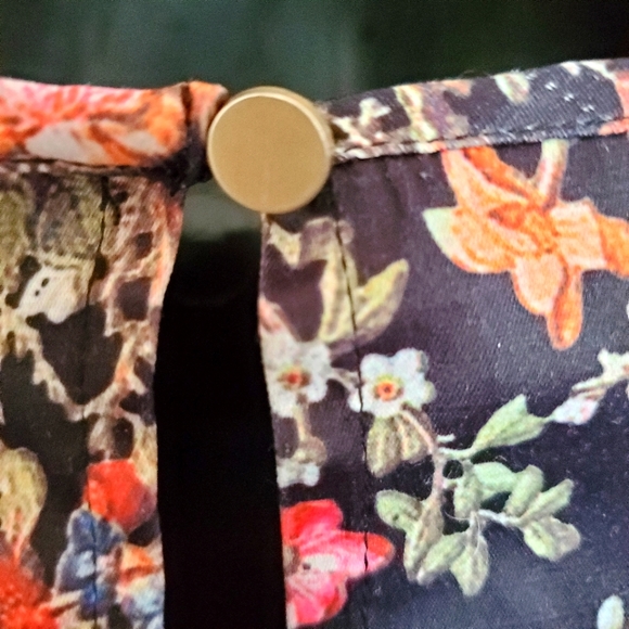 Satin Print Top - Picture 7 of 8